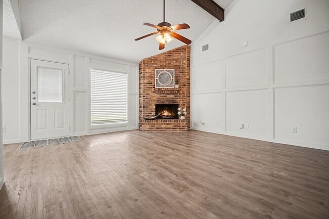 Photo - 1227 Mission Dr
