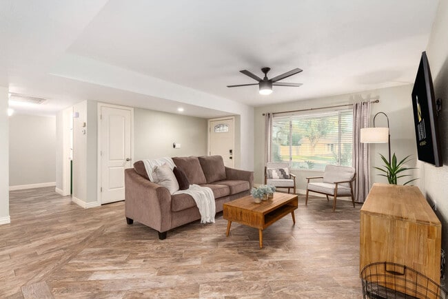 Building Photo - 2530 W Obispo Cir Unit SI ID1558619P
