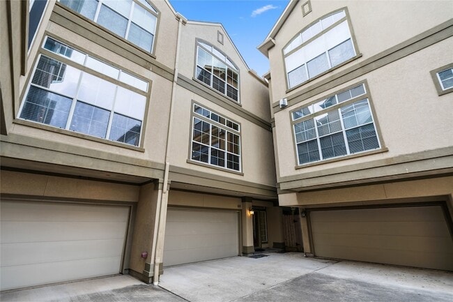 Building Photo - 408 Fowler St