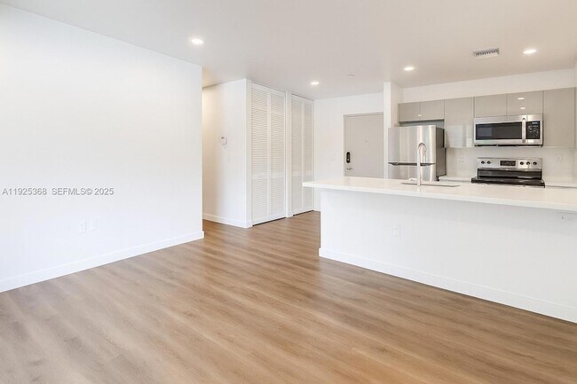 Photo - 1950 Fletcher St Unit 202