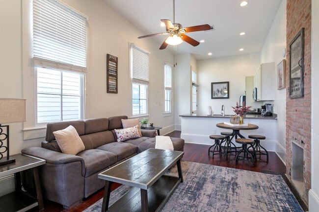 Building Photo - 1501 Robert C. Blakes Sr. Dr Unit ID1269208P