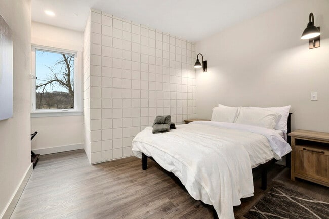 Photo - 10 Riordan Rd Unit ID1221869P