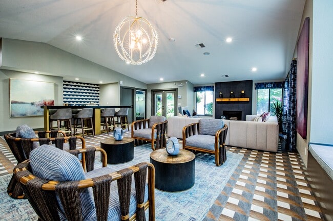 Clubhouse Lounge - Mariners Glen Apartment Homes
