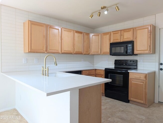 Building Photo - 11807 N 76th Ave