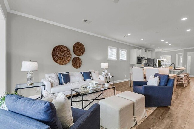 Photo - 214 Garden Gate Wy