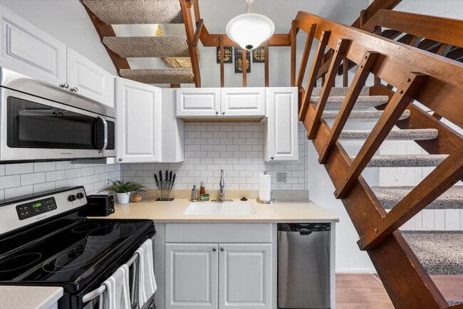 Photo - 964 Pavilion St Unit ID1056102P