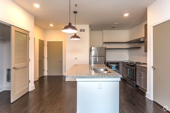 1BR, 1BA - 746 SF - 841 Memorial