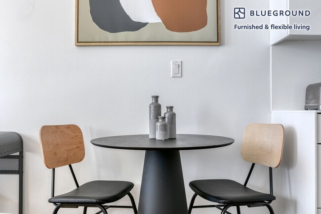 Photo - 26 W Broadway Unit FL4-ID581