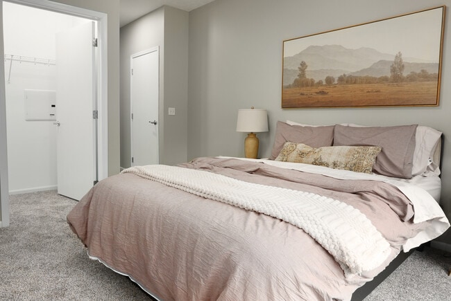 Photo - The Oaks at Lakeview