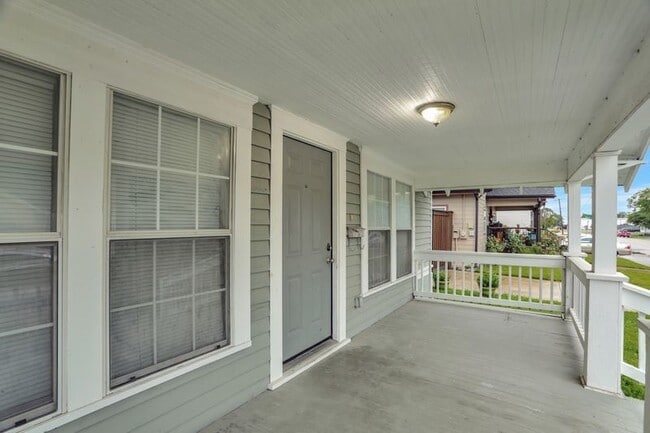 Photo - 707 N Tennessee St