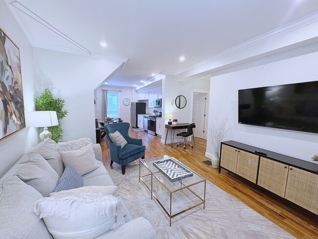 Building Photo - 16 Leamington Rd Unit SI ID1586662P