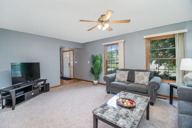 Building Photo - 8057 Mason Ln Unit ID1285020P