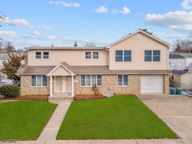 Building Photo - 190 Martin Ave