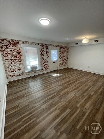 Photo - 512 E Liberty