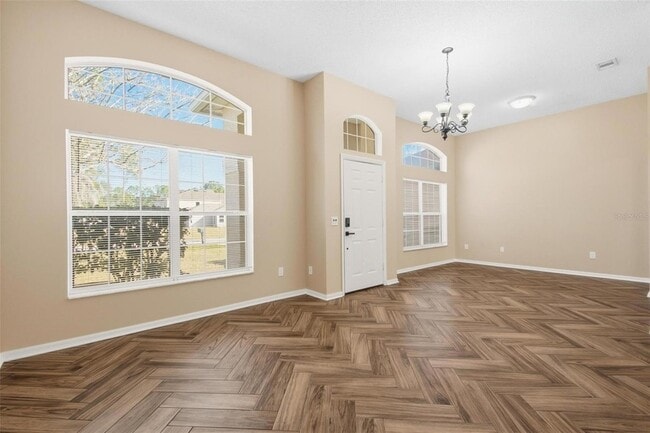 Photo - 4 Red Oak Pl