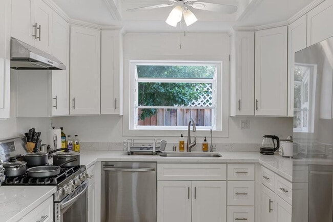 Photo - 398 Pinehurst Ave Unit ID1310556P