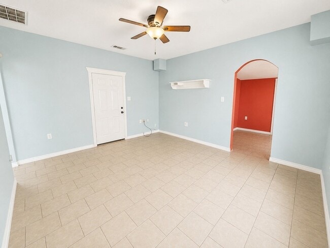 Photo - 5403 Ave Q 1/2