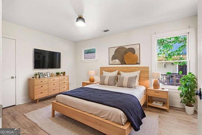 Photo - 94 Lucy St SE Unit A