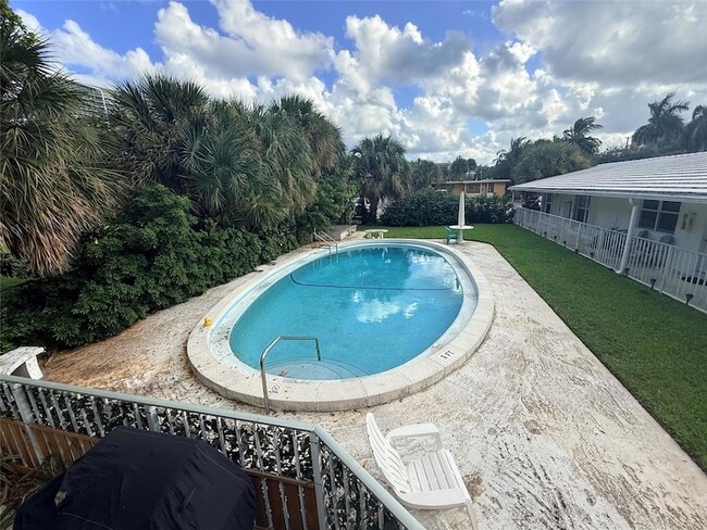 Building Photo - 3217 NE 11th St Unit 7