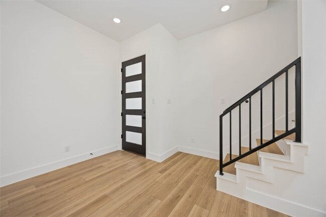 Photo - 1466 Ferguson Way Unit B