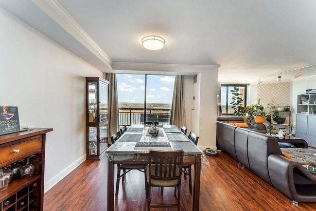 Photo - 2110 Harmon Cove Tower Unit 2110