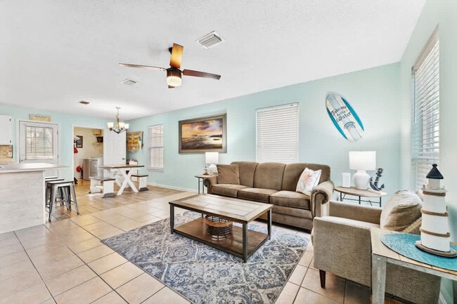 Building Photo - 17212 Front Beach Rd Unit ID1354954P