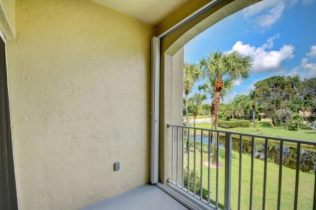 Photo - 2020 Greenview Shores Blvd Unit 108