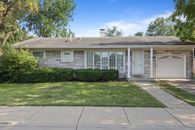 Building Photo - 7125 Simpson St