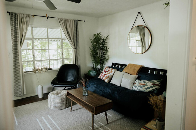 Building Photo - 2526 S Madison St Unit ID1303786P