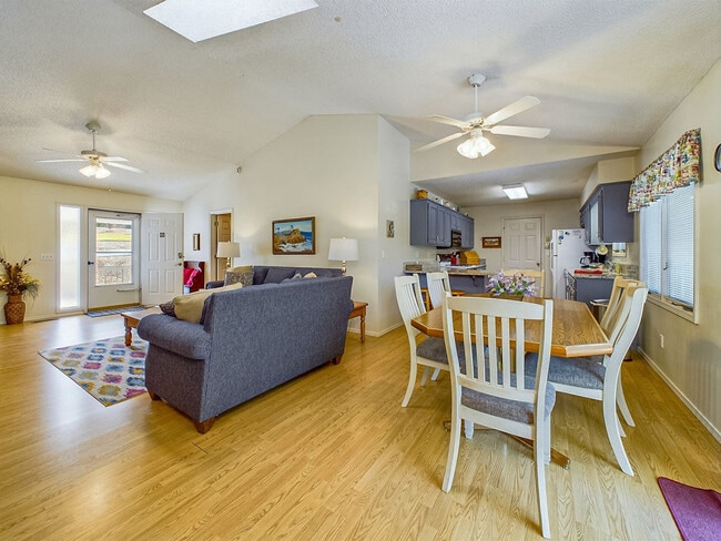 Photo - 31 McKenzie Dr Unit SI ID1621853P