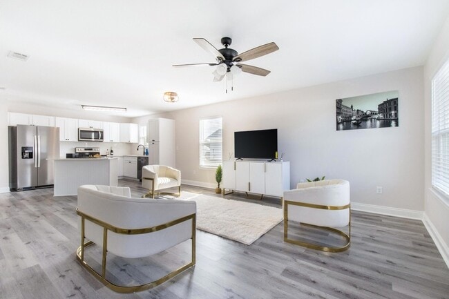 Photo - 5374 Highview Dr