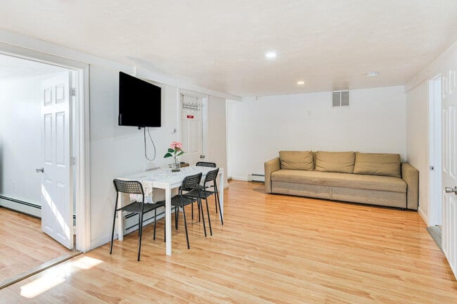 Building Photo - 815 Donata Rd Unit SI ID1386241P