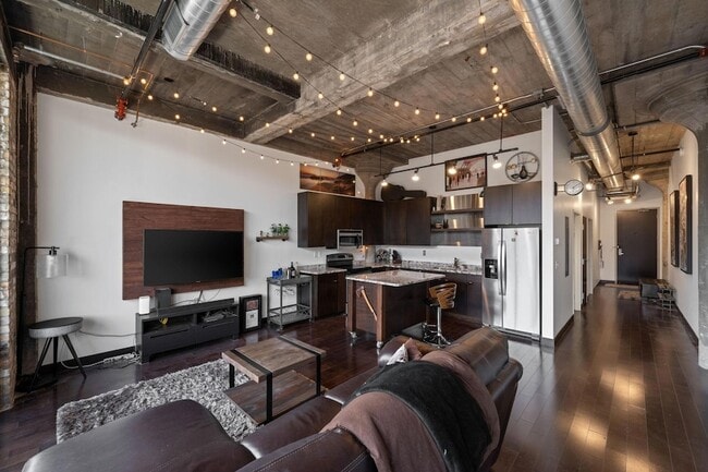 Photo - 618 N Washington Ave