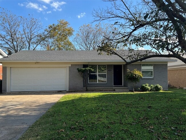 Building Photo - 1113 S Idlewild Dr