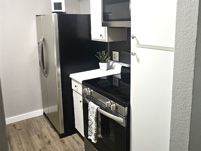 Photo - 3025 Walnut Bend Ln Unit 35
