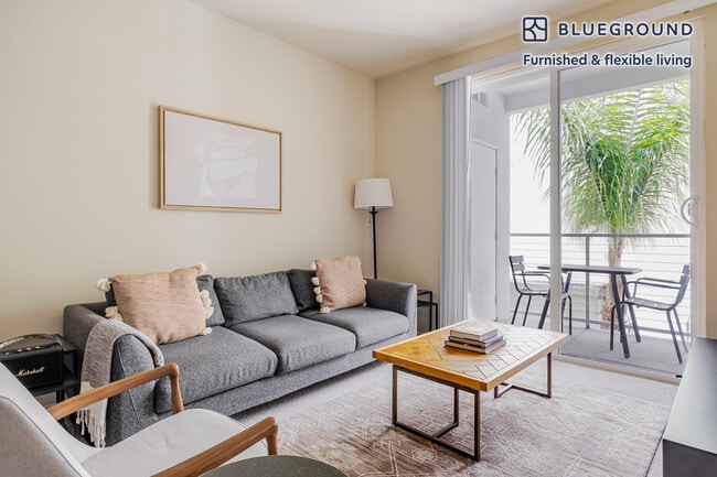 Building Photo - 5535 Westlawn Ave Unit FL3-ID1325