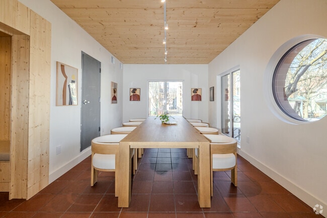 Lobby - 517 W Main St