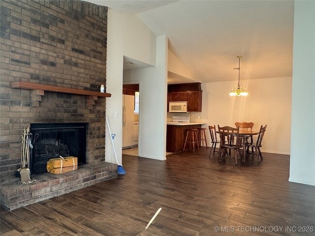 Photo - 5727 S Vancouver Ave