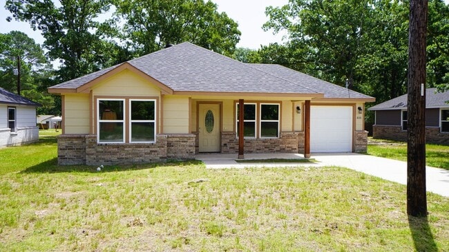 Photo - 800 Hemlock Dr