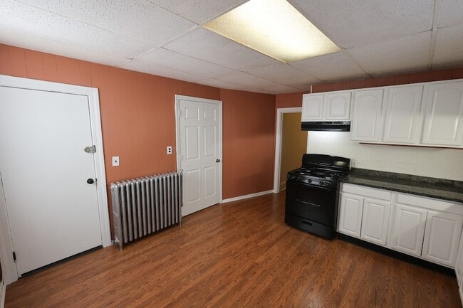 Photo - 421 Seaver St Unit 3