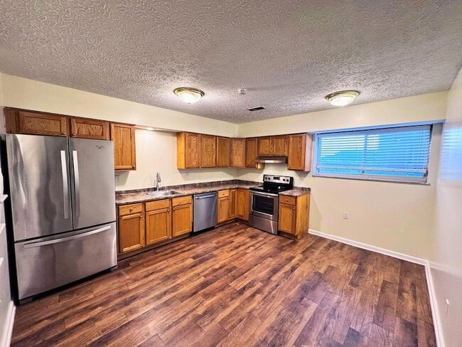 Building Photo - 4925 Godown Rd Unit 927