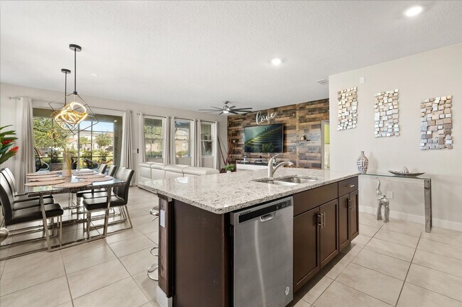 Photo - 7850 Oak Reflection Lp Unit SI FL1-ID1516265P