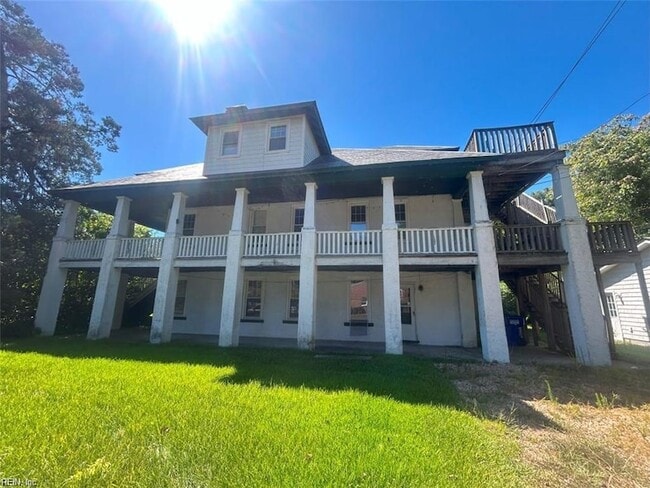 Building Photo - 614 Dune St Unit 2