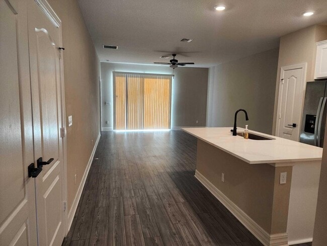 Photo - 1817 Party Pl