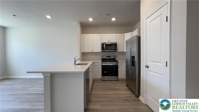 Photo - 1248 Martin Rd