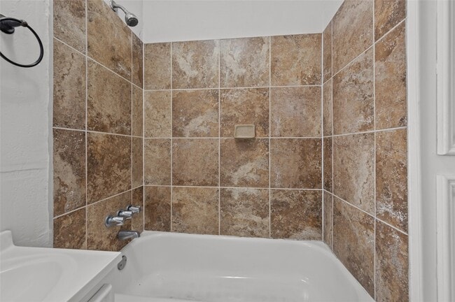 Photo - 907 W Gray St Unit 4