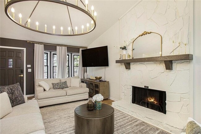 Photo - 3145 Dover Ct NW