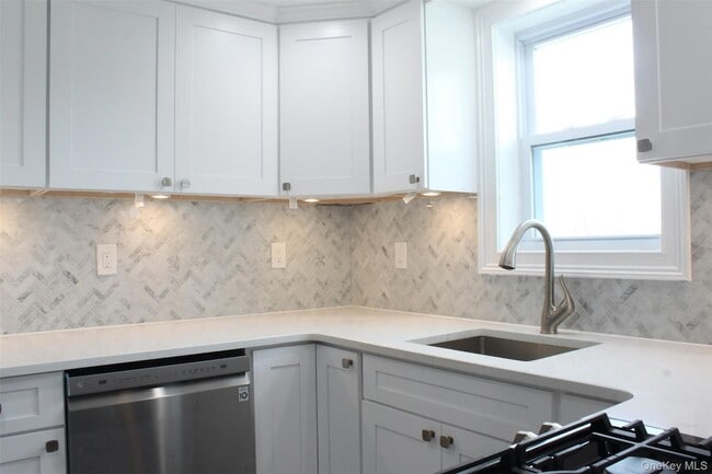 Photo - 451 Warburton Ave Unit 3