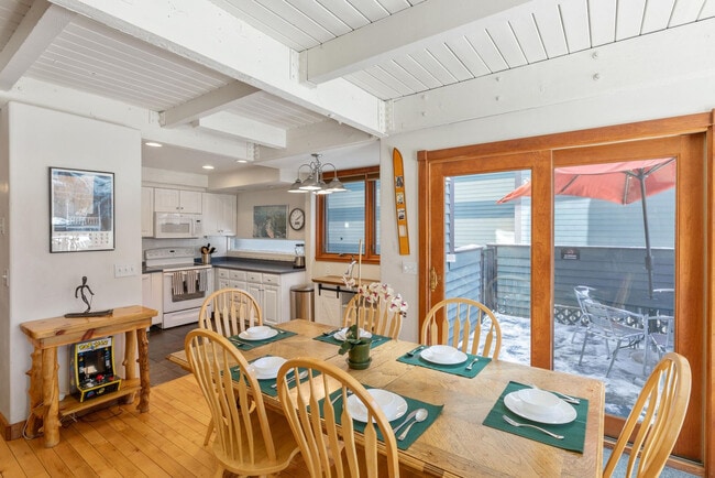 Photo - 747 W Pacific Ave Unit SI ID1324984P