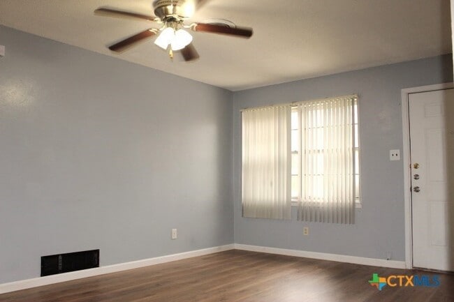 Photo - 409 Short Ave